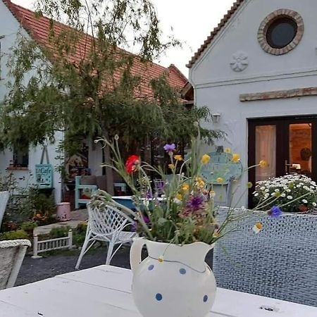 Piac Vendeghaz Hotel Kaptalantoti Exterior foto